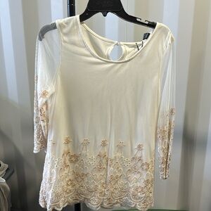 New Buckle, three-quarter sleeve lace wiffle line top